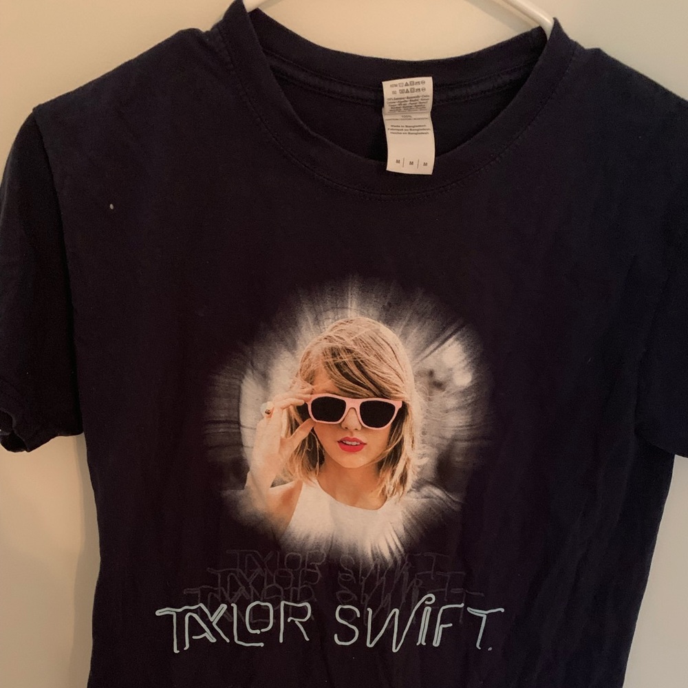 Taylor Swift 1989 tour T-shirt